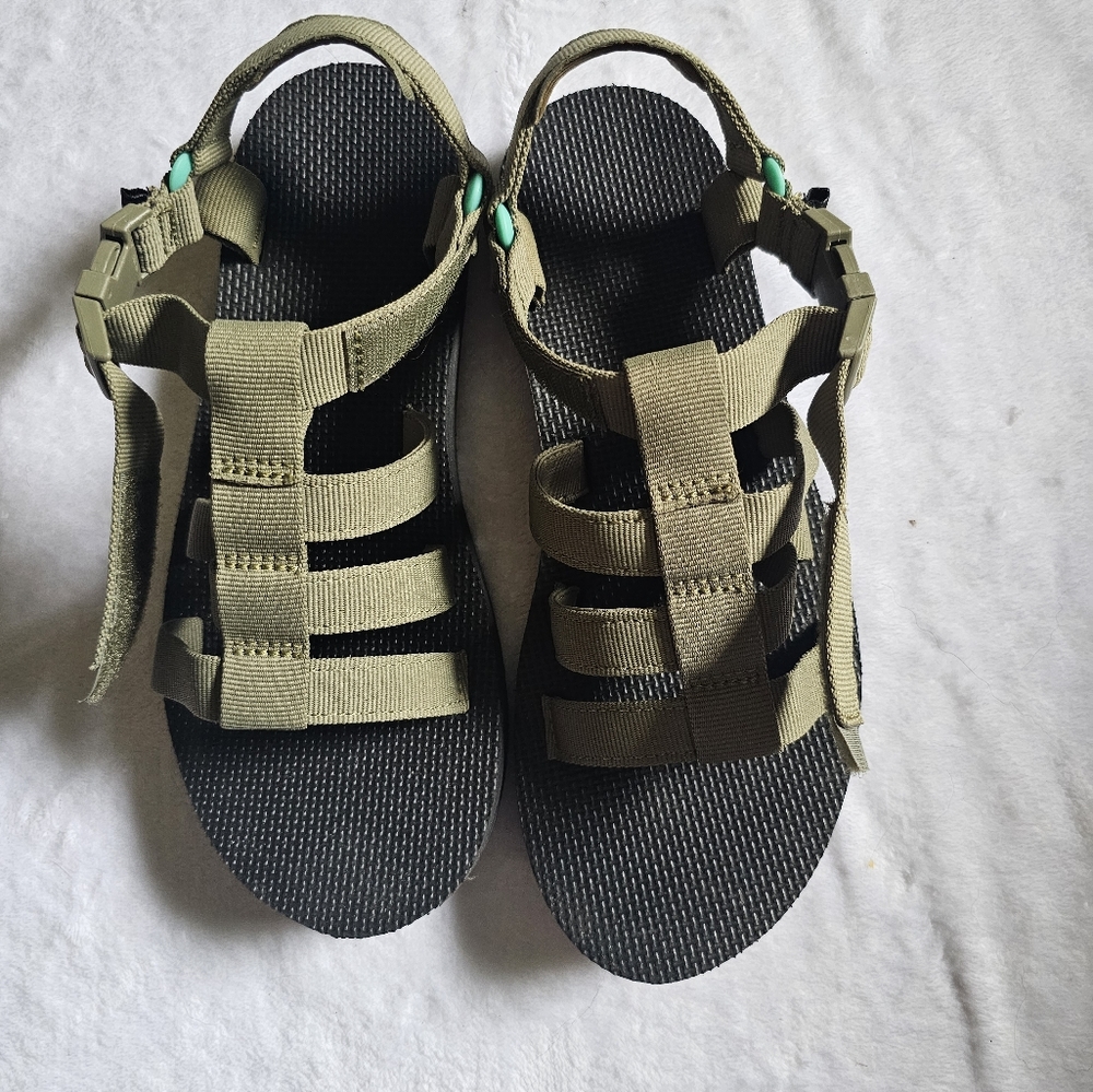 Women's Teva Dorado Slide Sandal. Size 9